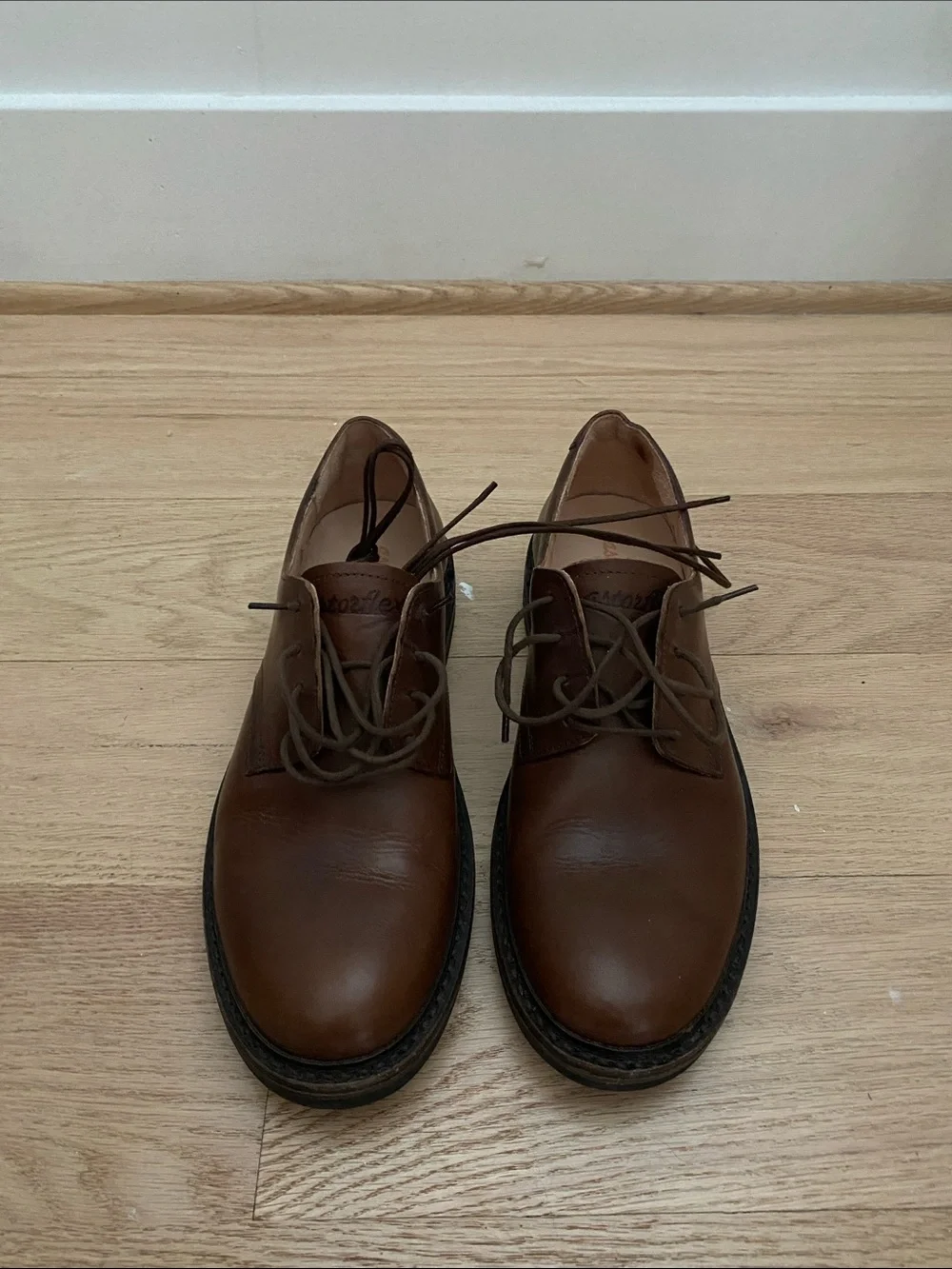 Astroflex Redflex Rubber, Brown — Classic Lace-Up Oxford Style
